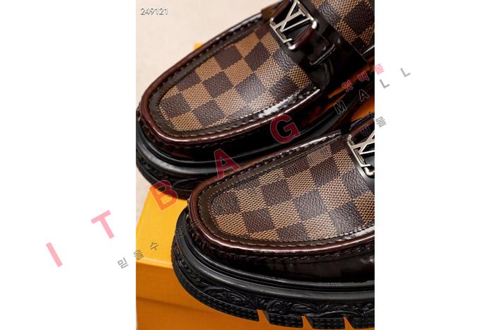 ̺   MYB6043
