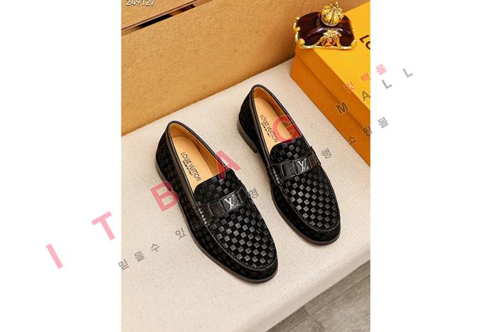 ̺    MYB6046