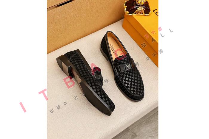 ̺    MYB6046