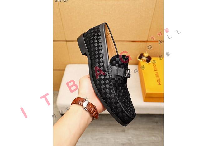 ̺    MYB6046