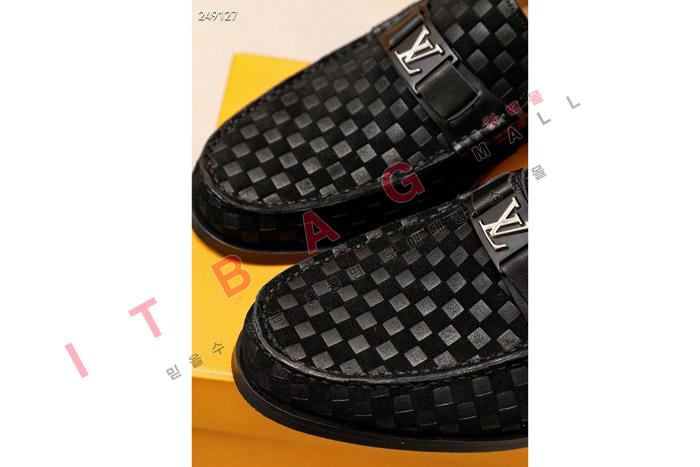 ̺    MYB6046