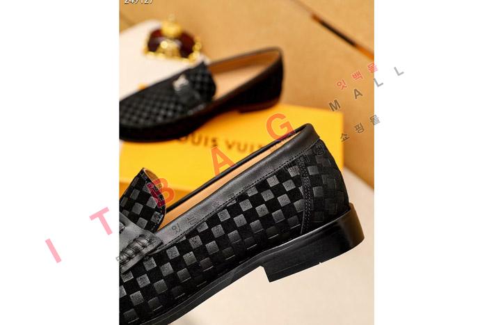 ̺    MYB6046