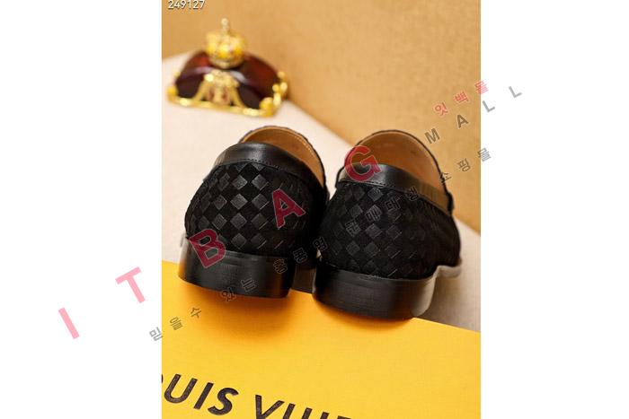 ̺    MYB6046