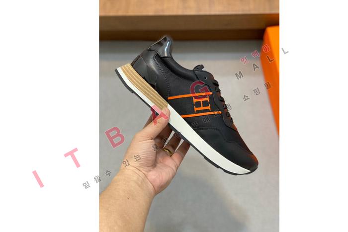 ޽ YF0326-4
