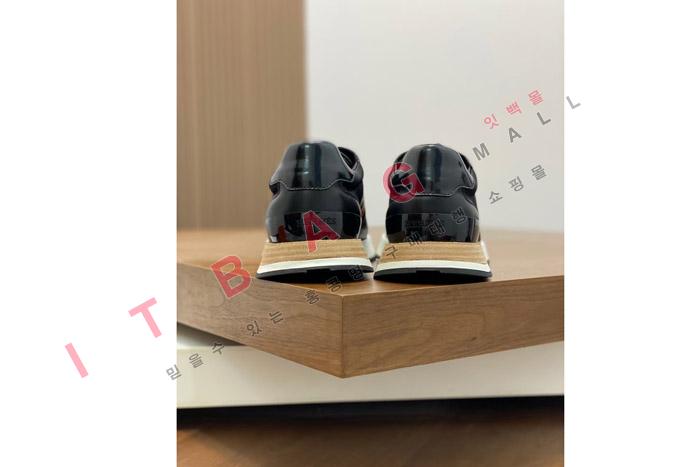 ޽ YF0326-4