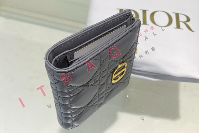  Caro Dahlia   A82362-3