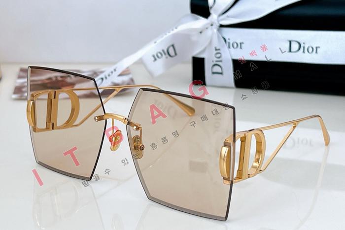   30Montaigne S7U ۶  BS6522 9÷)