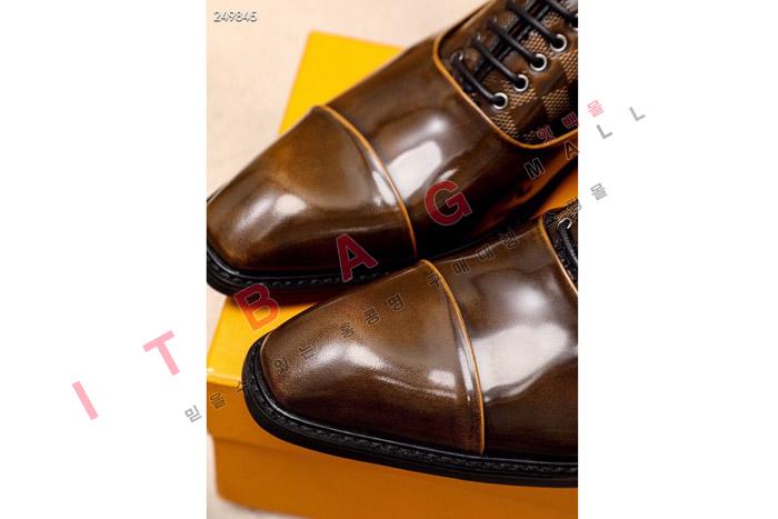̺   MYB9467