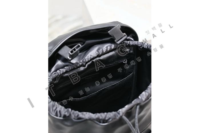 Իζ SAINT LAURENT   765285