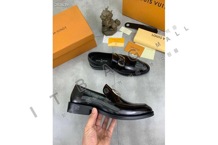 ̺   MYB9821