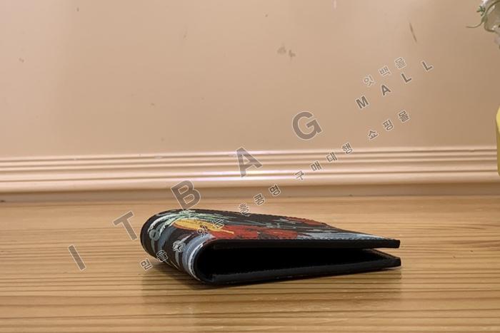 ̺     M83486-3