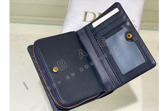   30 Montaigne Voyageur   A82363-1