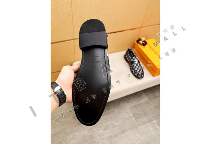 ̺    MYB6208