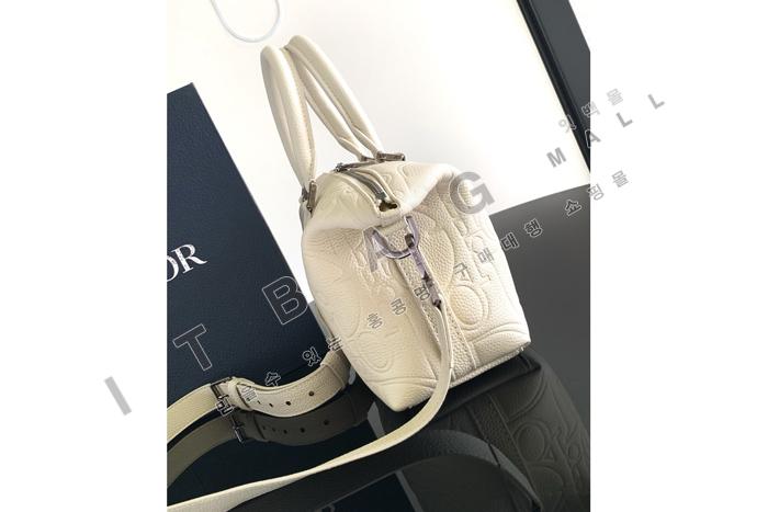  Weekender 25  DR9088-1