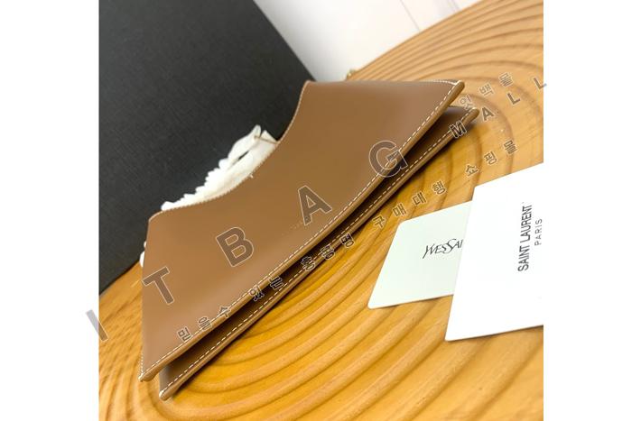 Իζ ü  804483