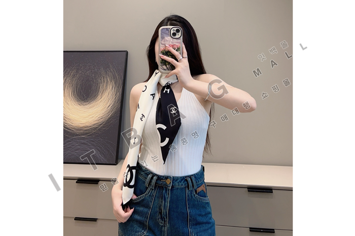  ī ũ      AMY56356