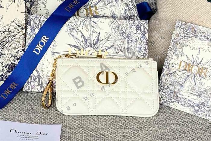  Caro Myrte   ̽   A82370-6