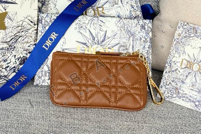  Caro Myrte   ̽   A82370-9