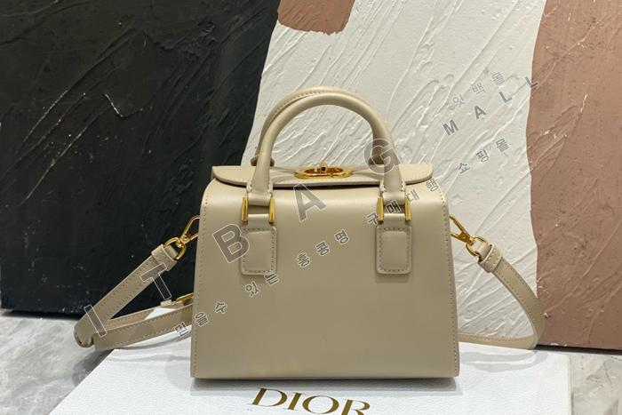   Ϲ  DR90262-3