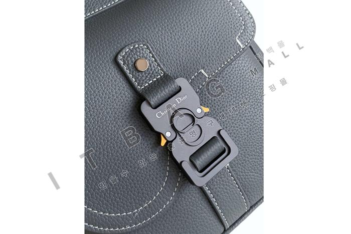  Saddle ÷   DR9113