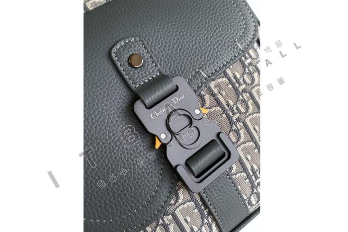  Saddle ÷   DR9113-1