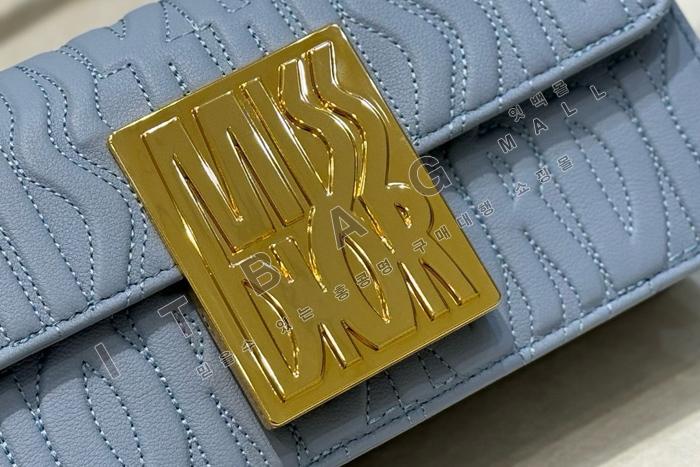  Miss ÷  DR9142     24/Ż