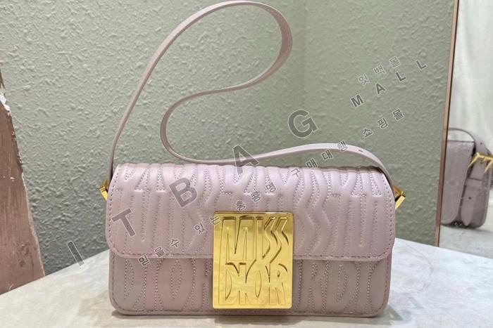  Miss ÷  DR9142-1     24/Ż