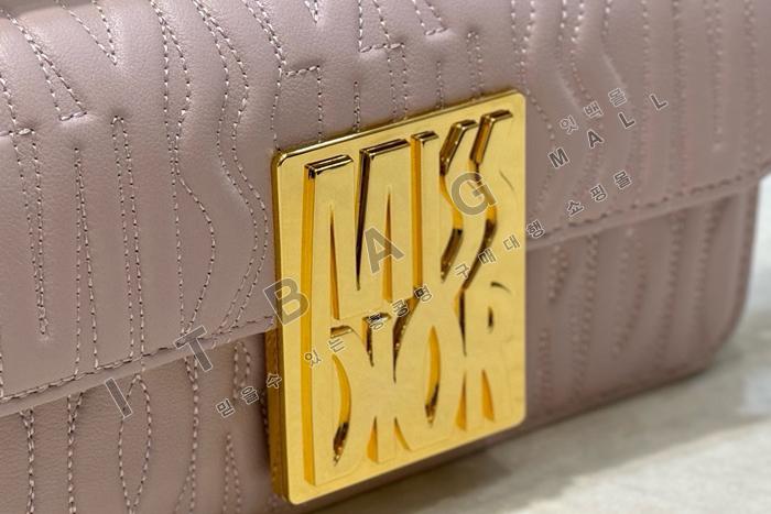  Miss ÷  DR9142-1     24/Ż