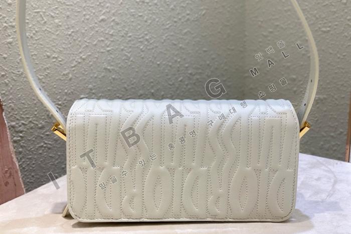  Miss ÷  DR9142-2     24/Ż
