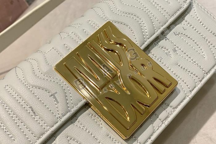  Miss ÷  DR9142-2     24/Ż