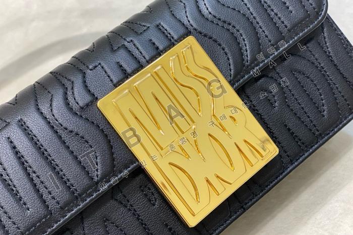  Miss ÷  DR9142-3     24/Ż