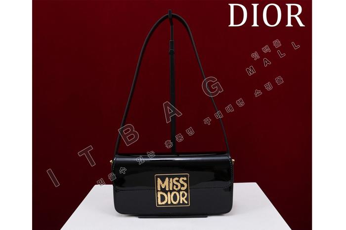  Miss ÷  DR9143     24/Ż