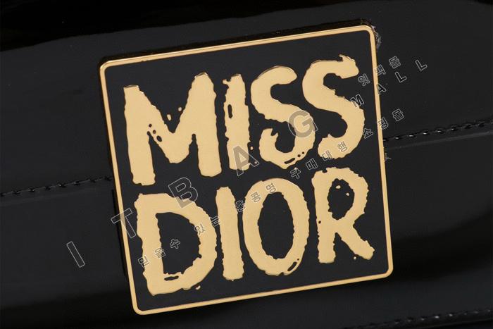  Miss ÷  DR9143     24/Ż