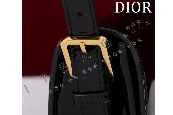  Miss ÷  DR9143     24/Ż