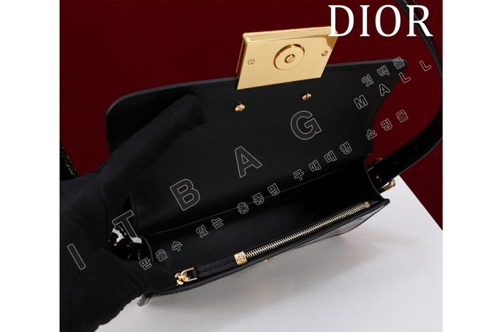  Miss ÷  DR9143     24/Ż