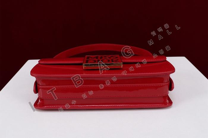  Miss ÷  DR9143-1     24/Ż