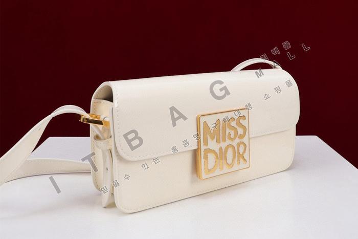  Miss ÷  DR9143-2     24/Ż