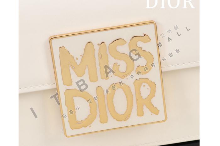  Miss ÷  DR9143-2     24/Ż