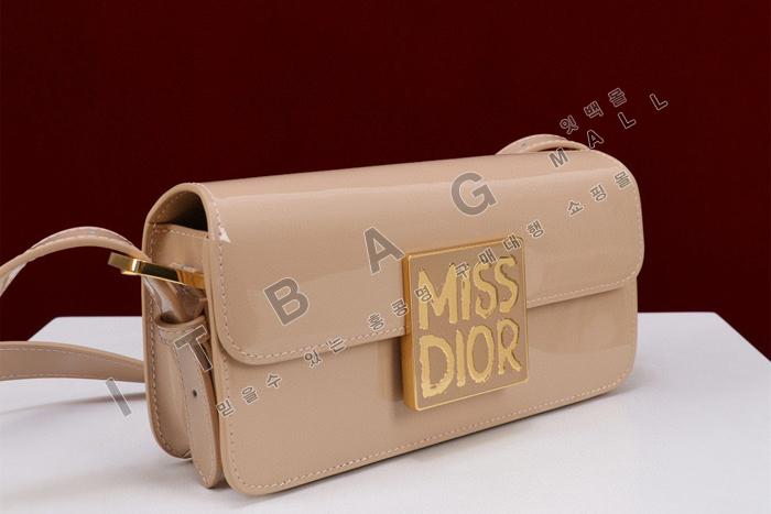  Miss ÷  DR9143-3     24/Ż