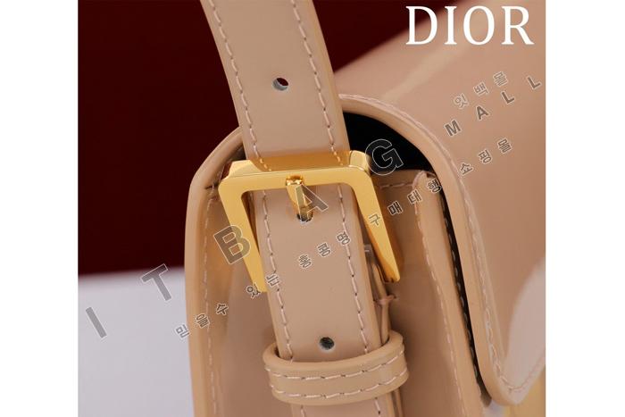  Miss ÷  DR9143-3     24/Ż