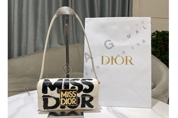  Miss  ÷  DR9145    24/Ż