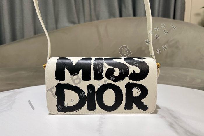  Miss  ÷  DR9145    24/Ż