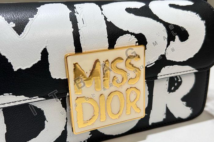  Miss  ÷  DR9145-1    24/Ż