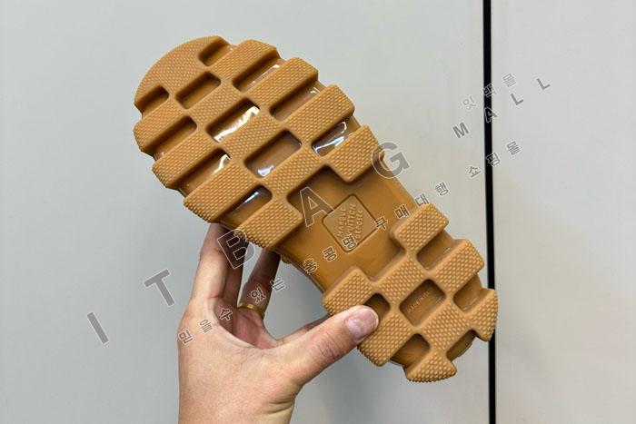 ̺    SH4929-1  