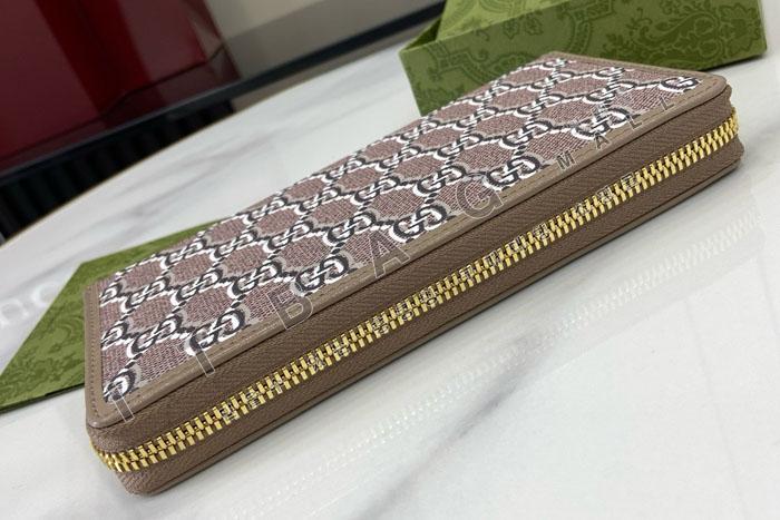  GG    795048   24/Ż