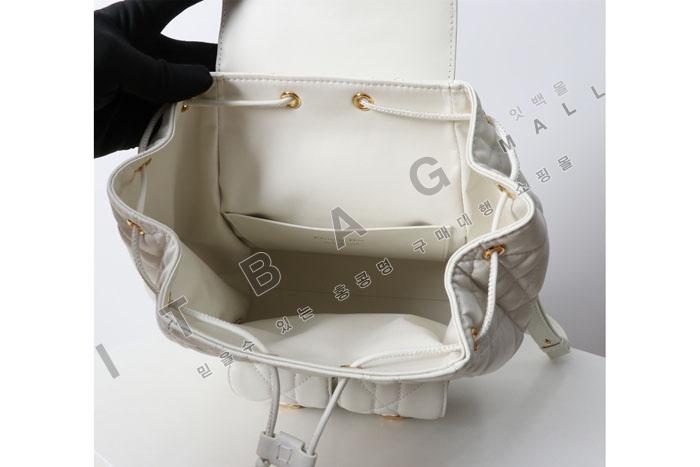  Caro ̵   DR9158-1    24/Ż