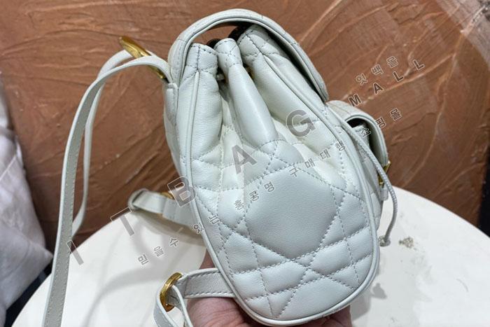  Caro    DR9159-1    24/Ż