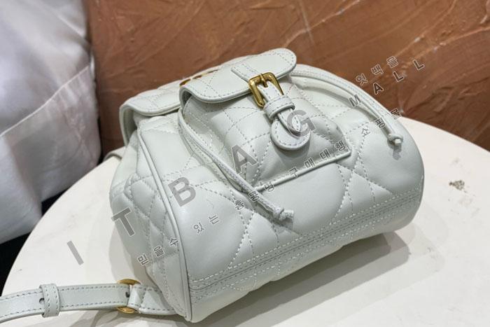  Caro    DR9159-1    24/Ż