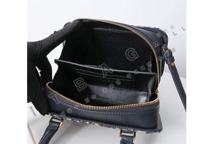  30 Montaigne ̴ ͹  DR9156   24/Ż