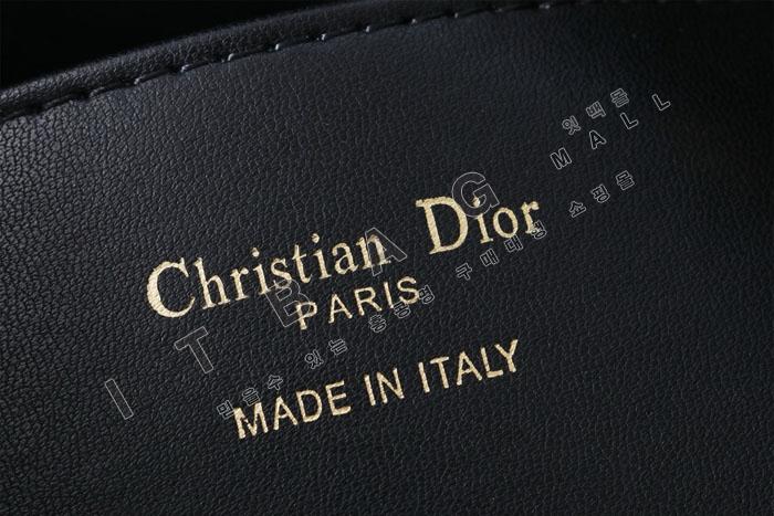  Caro ̵   DR9158    24/Ż